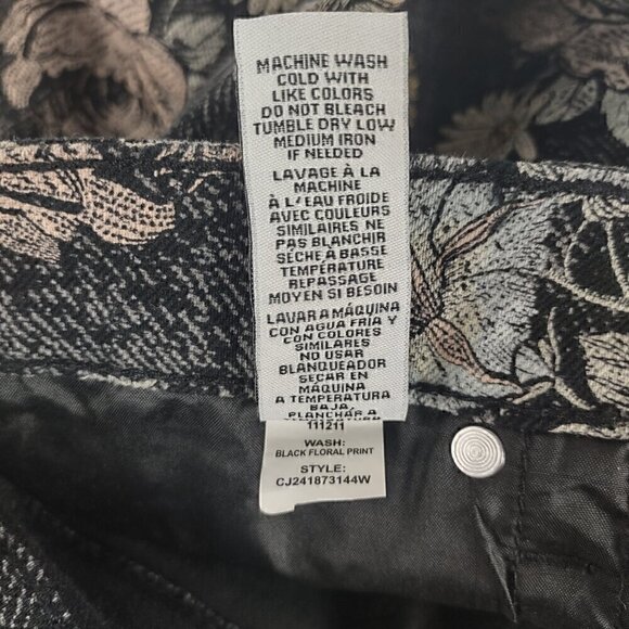 Celebrity Pink, Black, Pink, Floral High-Rise Mom Raw Hem Jean. Size 15X32 (NWT) - Picture 11 of 12